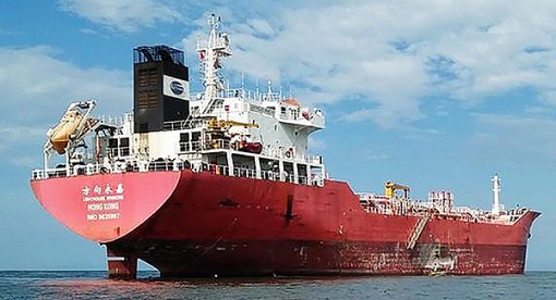 Tàu Nga bị cáo buộc chuyển dầu cho Triều Tiên