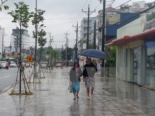 Tối 2-1, áp thấp nhiệt đới đi vào Biển Đông, Nam Bộ nguy cơ ngập lụt