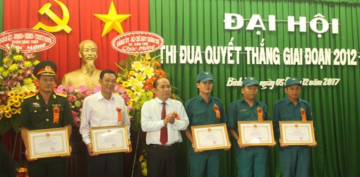 Thi đua hoàn thành

xuất sắc nhiệm vụ