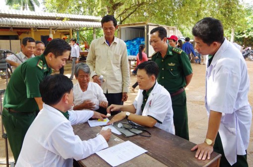 ពិ​និត្យ​​​ជំងឺ​និង​ផ្តល់​ឱសថ​ដោយ​ឥត​គិត​ថ្លៃ​ជូន​ប្រ​ជា​ជន​កម្ពុ​ជា