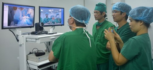 Thực hiện thành công ca mổ cấp cứu viêm ruột thừa cấp tại Đảo Sinh Tồn Đông