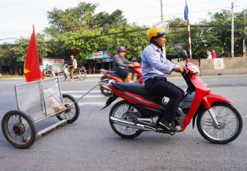 Thầm lặng hút đinh trên Quốc lộ 1