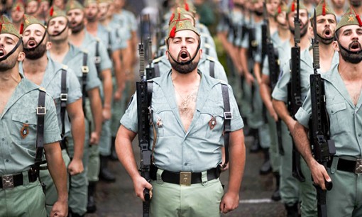 Lính Lê dương “ép cân”