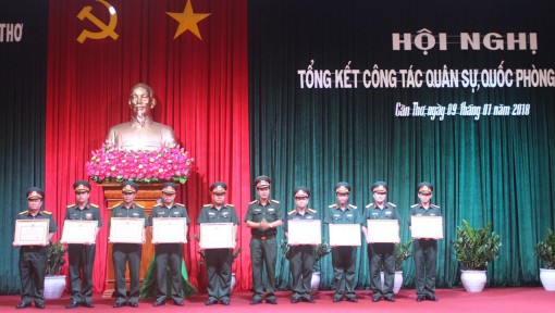 Phát triển kinh tế - xã hội gắn với xây dựng khu vực phòng thủ vững chắc