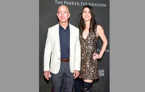 Tỉ phú giàu nhất thế giới tiếp sức “giấc mơ Mỹ”