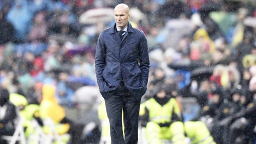 Ghế của HLV Zidane lung lay dữ dội