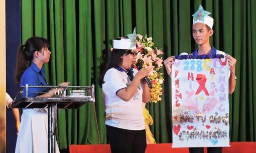 Tăng cường tuyên truyền, giúp sinh viên

phòng tránh HIV/AIDS