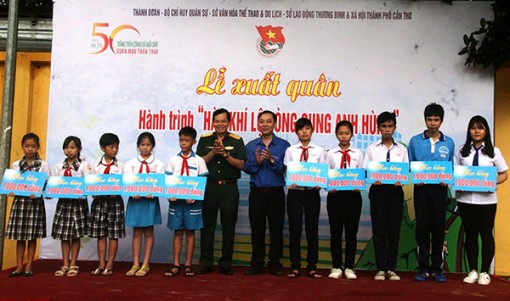 Tự hào tiếp bước cha anh