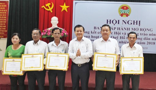 48.561 hộ đạt

danh hiệu Nông dân

sản xuất kinh doanh giỏi