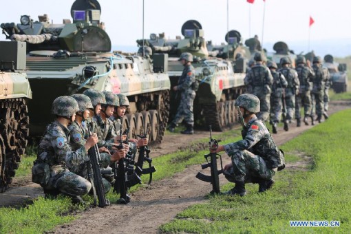 Trung Quốc “khoe cơ bắp” khắp thế giới