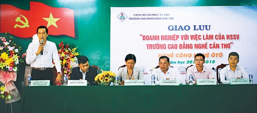 Khi nhà trường “bắt tay” doanh nghiệp