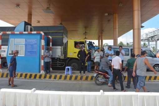 Sẽ xử phạt ôtô dừng, đỗ quá 5 phút ở trạm phí BOT từ ngày 25/1