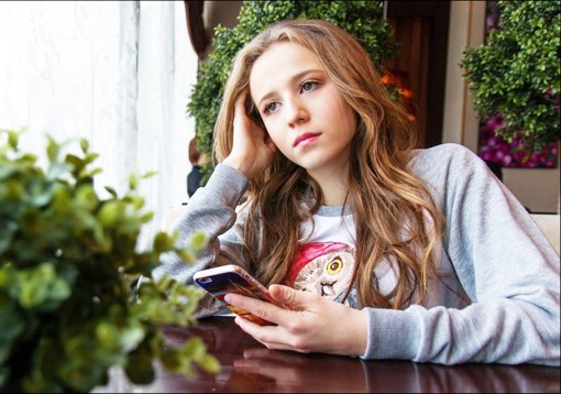 Nghiện điện thoại thông minh khiến thanh thiếu niên không hạnh phúc
