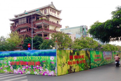 Triển khai thi công Đường hoa Cần Thơ Xuân Mậu Tuất