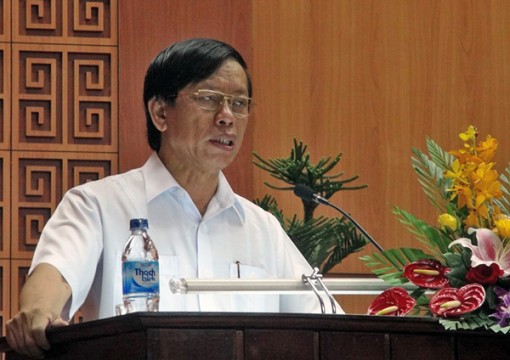 Xem xét, thi hành kỷ luật đối với các cá nhân, tập thể vi phạm, khuyết điểm