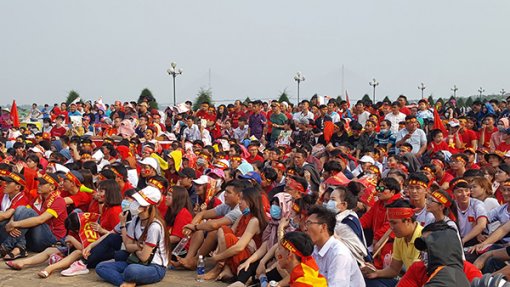 Cổ động viên Cần Thơ cuồng nhiệt cùng trận chung kết của U23 Việt Nam