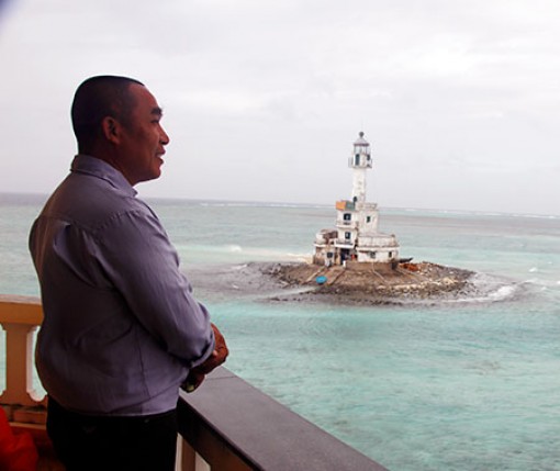 Người “giữ đèn” trên biển