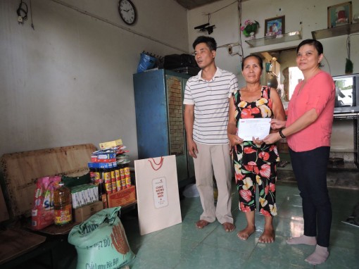 Bạn đọc giúp đỡ mẹ con bà Võ Ngọc Xuân