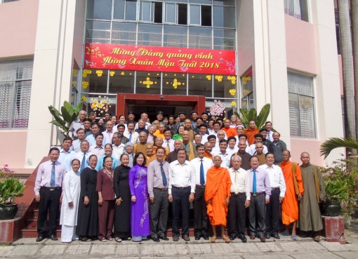 Lãnh đạo thành phố chúc Tết quý vị chức sắc, chức việc các tôn giáo