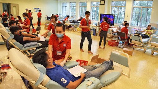 [Ảnh] "Chung giọt máu hồng – Nhân đôi sự sống"