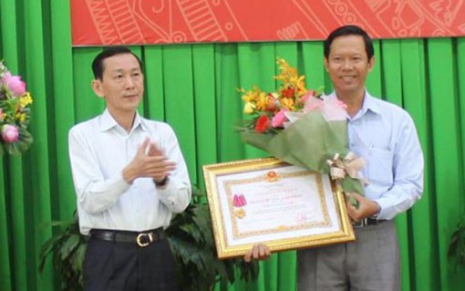 Ngành Nội vụ kịp thời đề xuất

biện pháp thực hiện có hiệu quả công tác cán bộ