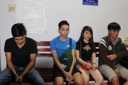 Lại phát hiện nhiều thanh niên sử dụng ma túy trong quán karaoke Pha Lê