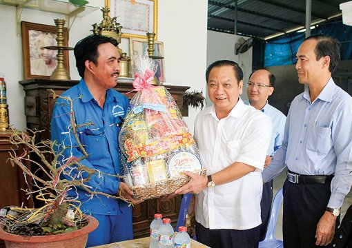 Nở rộ các hoạt động thăm hỏi, chăm lo để mọi nhà đều vui Tết