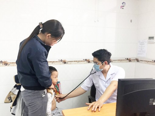 Phòng bệnh ngày Tết cho trẻ nhỏ