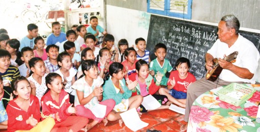 Lớp dạy Sử của ông Năm