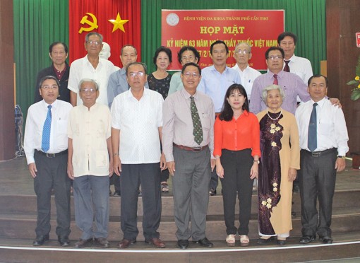 Bệnh viện Đa khoa TP Cần Thơ họp mặt kỷ niệm 63 năm Ngày Thầy thuốc Việt Nam