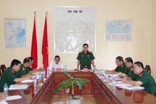 Kiểm tra công tác tuyển quân tại huyện Phong Điền