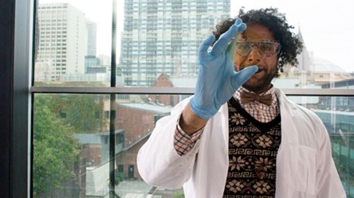 Màng phủ siêu mỏng biến kính thường thành “kính thông minh”