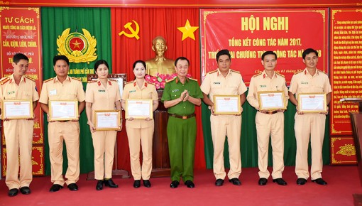 Triển khai Nghị quyết bảo đảm trật tự

an toàn giao thông đường bộ năm 2018