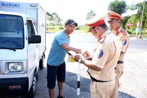 Tăng cường tuần tra, kiểm soát và xử lý vi phạm trật tự an toàn giao thông