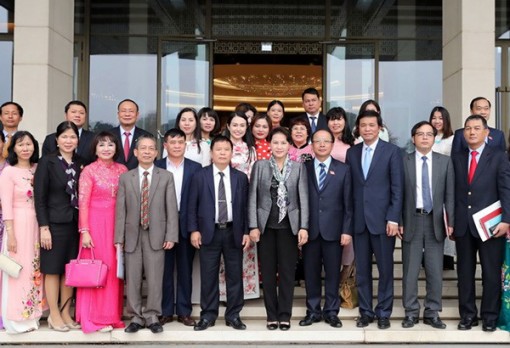 Chủ tịch Quốc hội Nguyễn Thị Kim Ngân tiếp các đại biểu Hiệp hội Doanh nghiệp nhỏ và vừa Việt Nam