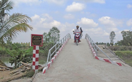 Chung sức xây dựng cầu, đường, đảm bảo giao thông an toàn