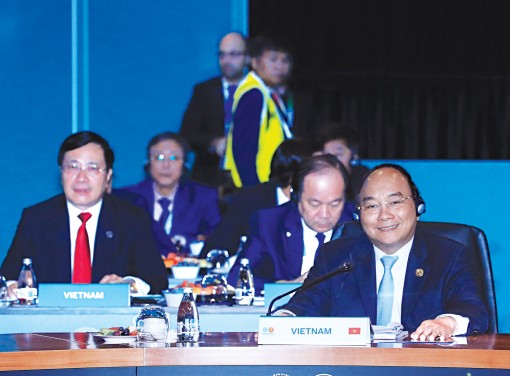 Bề mặt ổn định nhưng bên trong

vẫn có sóng ngầm