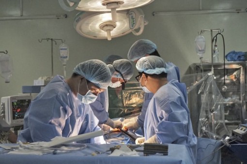 Phẫu thuật thành công bệnh nhân<br>

Bệnh lý van tim kết hợp

phình động mạch chủ ngực