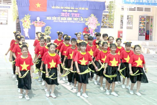 Sôi nổi phong trào dân vũ ở Bình Thủy