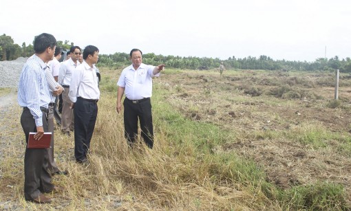 Tiến độ giải phóng mặt bằng,

đầu tư hạ tầng chậm trễ

và kéo dài thời gian