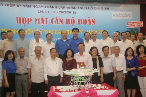 Họp mặt cán bộ Đoàn qua các thời kỳ