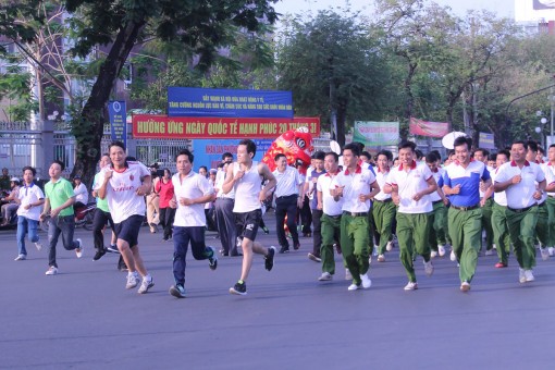 Trên 5.000 người tham gia Ngày chạy Olympic vì sức khỏe toàn dân