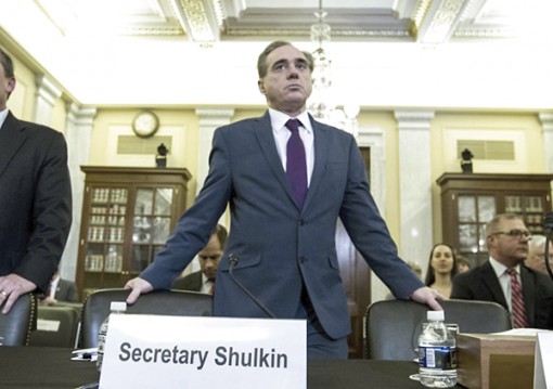 Rộ tin ông Trump sẽ cách chức

Bộ trưởng Cựu Chiến binh