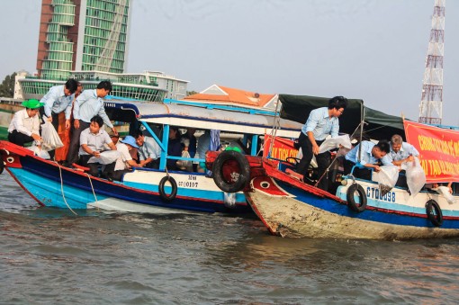 Cần Thơ phát động thả cá tái tạo nguồn lợi thủy sản
