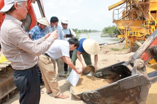 Biến cát nhiễm mặn thành cát xây dựng