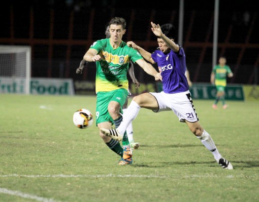 “Nội chiến” U23 quốc gia