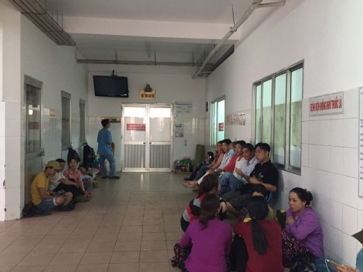 Cô gái bị bạn trai đâm thủng tim tiên lượng khó qua khỏi