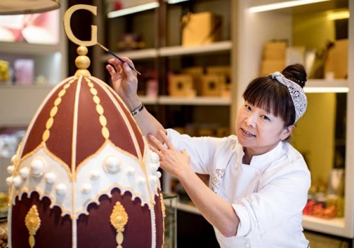 Quả trứng Phục sinh khổng lồ bằng chocolate