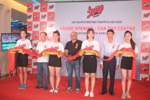 Khai trương khu công viên bạt nhún Jump Arena tại Cần Thơ