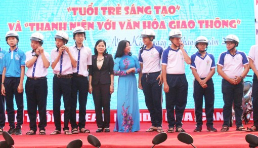 Giới trẻ nâng cao ý thức văn hóa giao thông